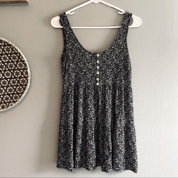 Forever 21 Dresses & Skirts - Forever 21 NWOT Floral Dress